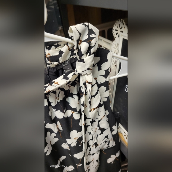 Ann Taylor women's  floral, lined mini...size 6P - Picture 6 of 11